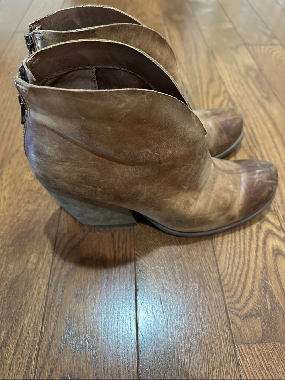 Korks Shakira Zip Up Ankle Bootie- Brown- Size 9